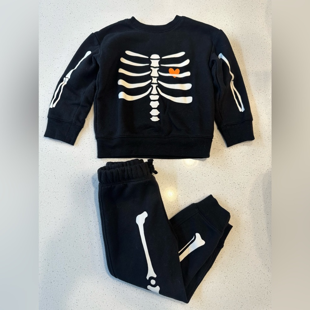 Toddler Size 3T • Halloween Hoodie & Sweatpants Set